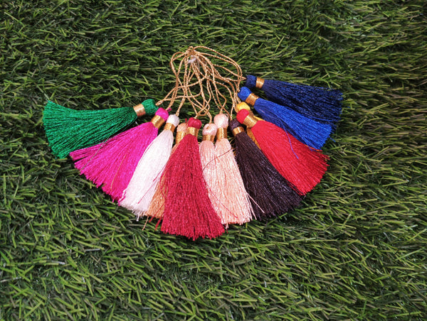 Tassel with gold string-12